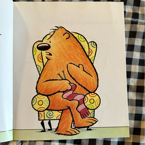 6/$25•THAT’S (NOT) MINE• BOOK - Picture 4 of 7